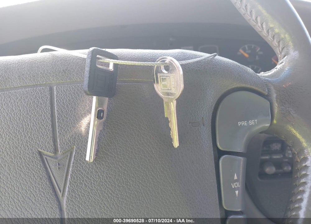 1994 PONTIAC BONNEVILLE SE VIN: 1G2HX52L4R4233148