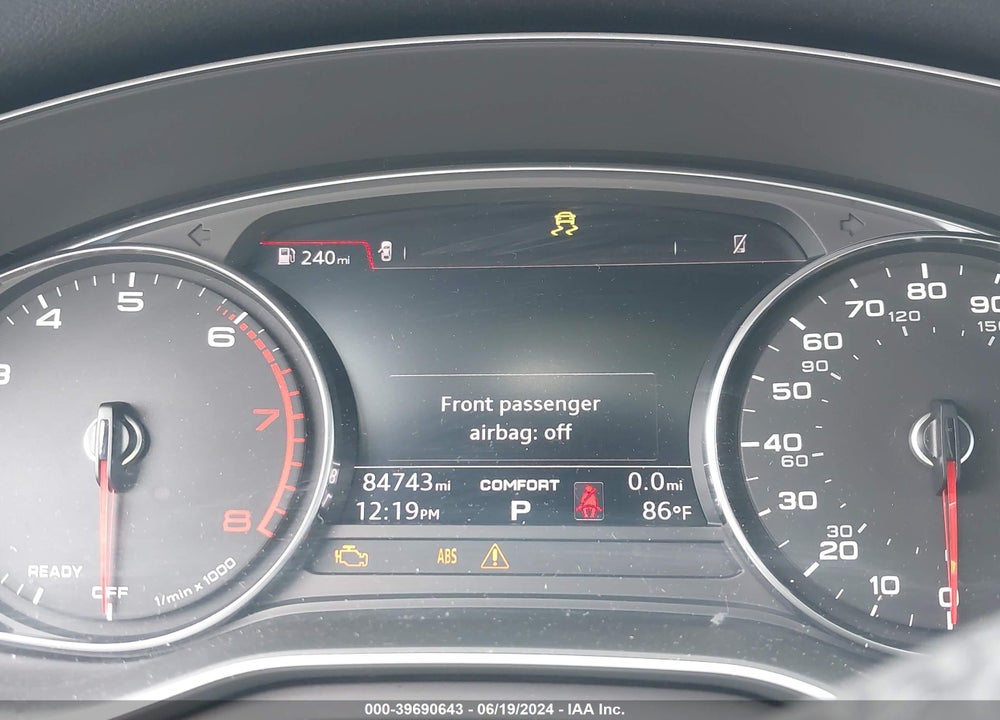 2018 AUDI A4 2.0T TECH ULTRA PREMIUM/2.0T ULTRA PREMIUM VIN: WAUKMAF41JA082228