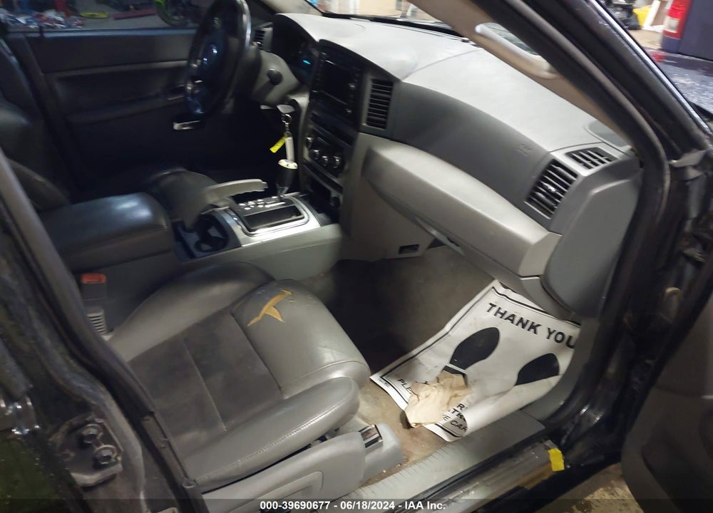 2006 JEEP GRAND CHEROKEE VIN: 1J8HR78386C182899