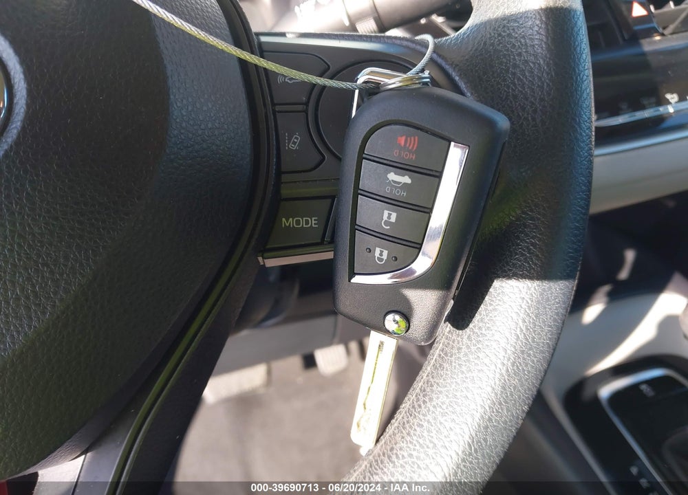 2021 TOYOTA COROLLA LE VIN: 5YFEPMAE7MP206673