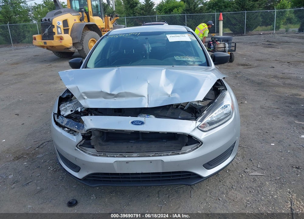 2018 FORD FOCUS S VIN: 1FADP3E2XJL264373