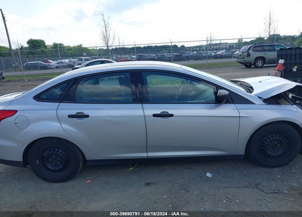 2018 FORD FOCUS S VIN: 1FADP3E2XJL264373