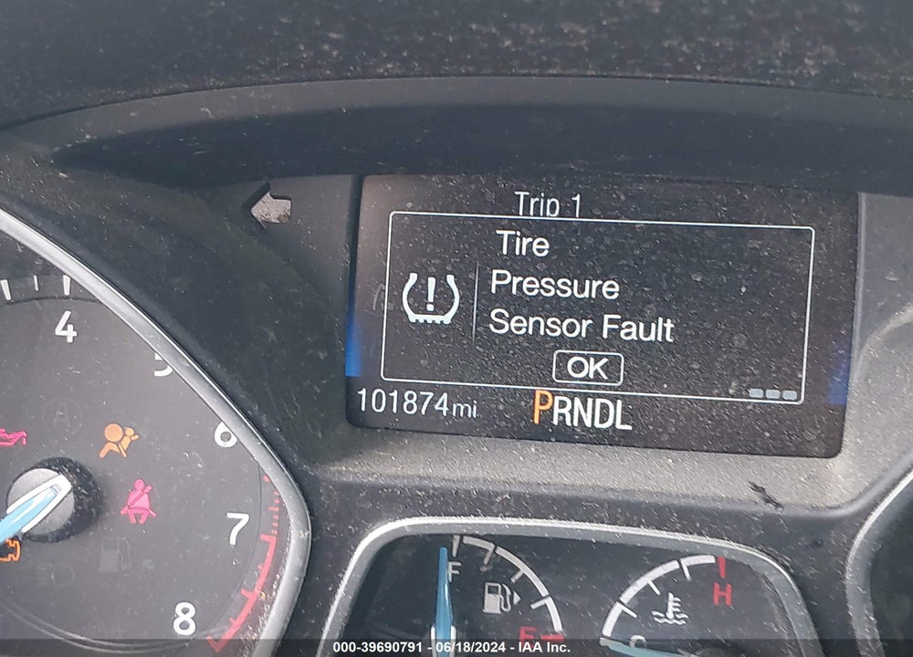 2018 FORD FOCUS S VIN: 1FADP3E2XJL264373