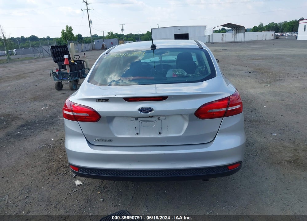 2018 FORD FOCUS S VIN: 1FADP3E2XJL264373