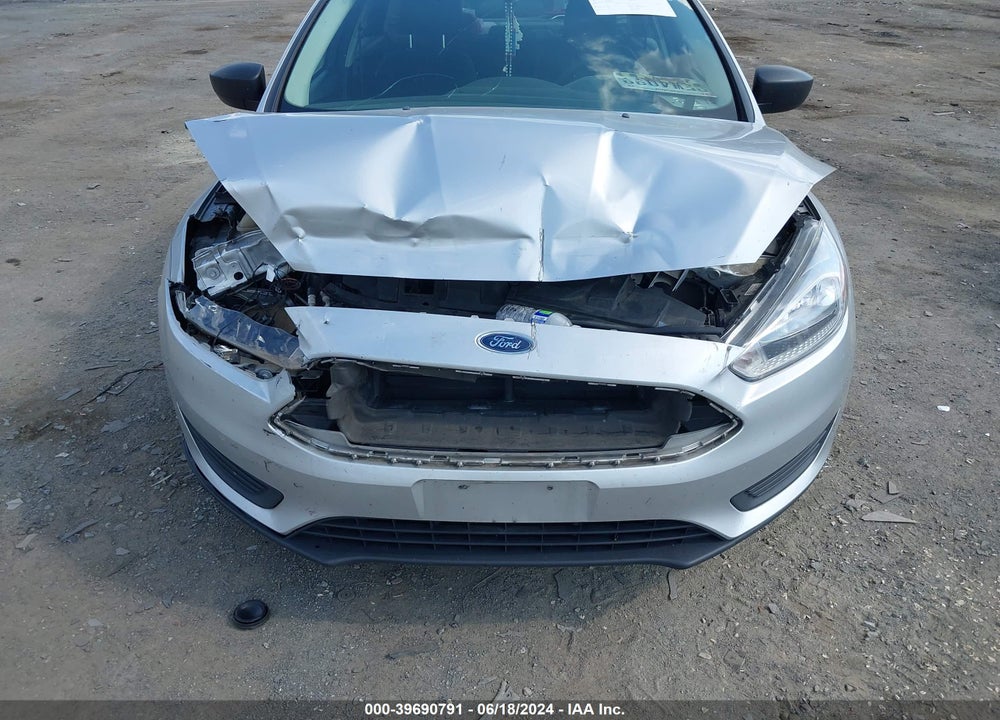 2018 FORD FOCUS S VIN: 1FADP3E2XJL264373
