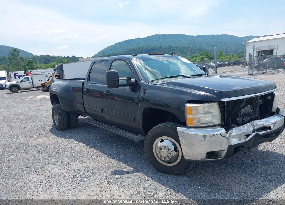 2007 CHEVROLET SILVERADO 3500 LTZ VIN: 1GCJK33637F566953