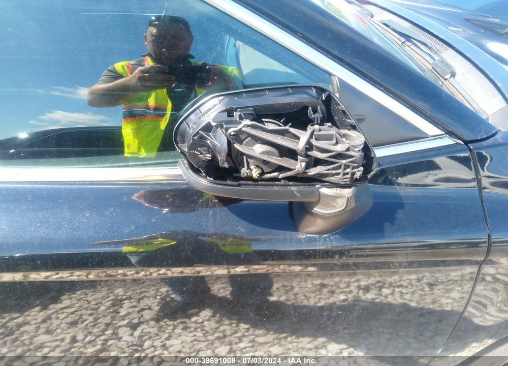 2019 TOYOTA CAMRY SE VIN: 4T1B11HK2KU227375