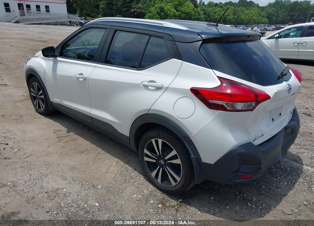 2018 NISSAN KICKS SV VIN: 3N1CP5CU2JL503041