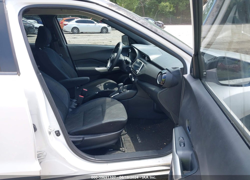 2018 NISSAN KICKS SV VIN: 3N1CP5CU2JL503041