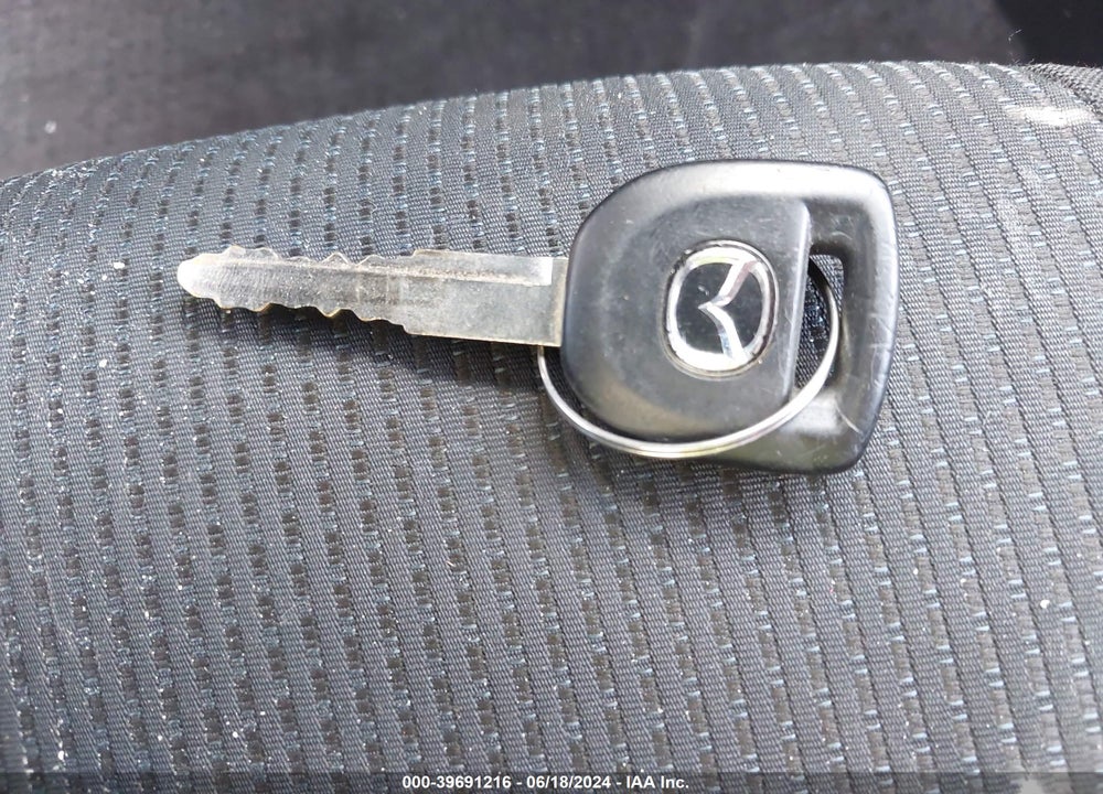 2010 MAZDA 3 I SPORT VIN: JM1BL1SF2A1247409