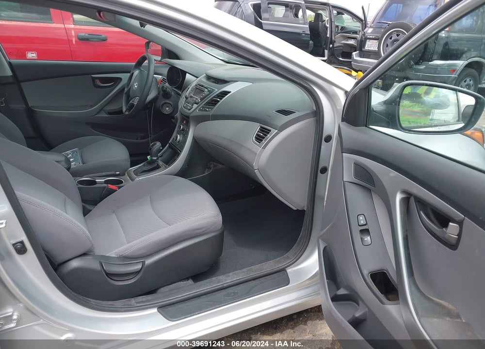 2015 HYUNDAI ELANTRA SE VIN: 5NPDH4AE4FH548543