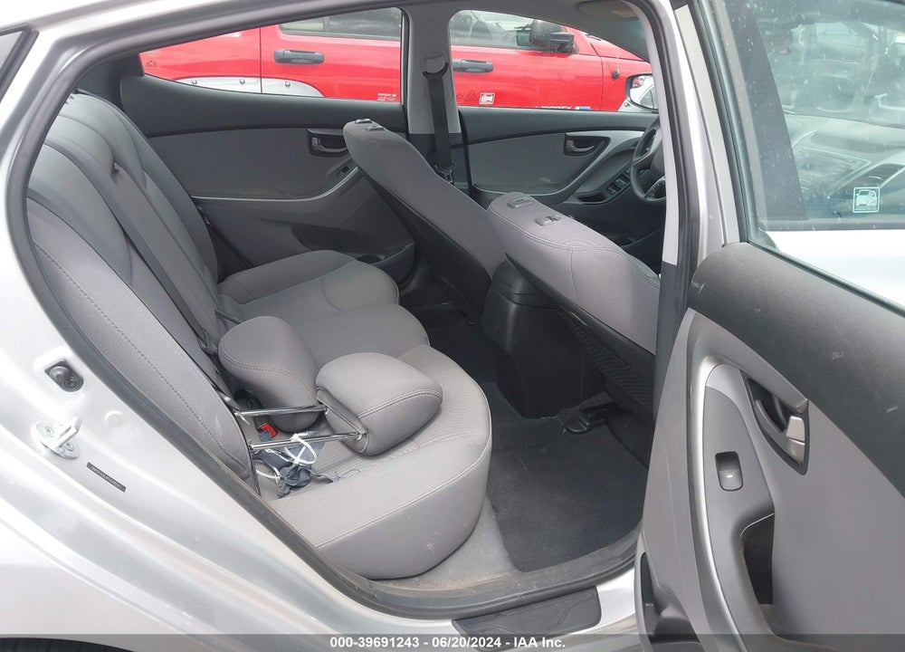2015 HYUNDAI ELANTRA SE VIN: 5NPDH4AE4FH548543