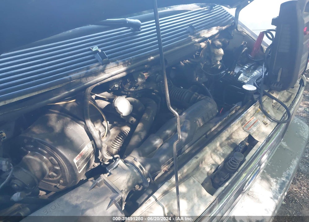 1997 FORD AEROSTAR XLT VIN: 1FMCA11U3VZB82812