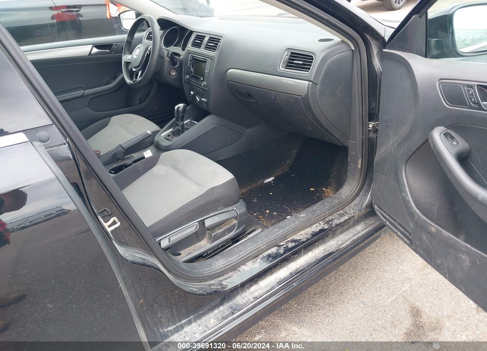 2017 VOLKSWAGEN JETTA 1.4T S VIN: 3VW2B7AJ4HM264072
