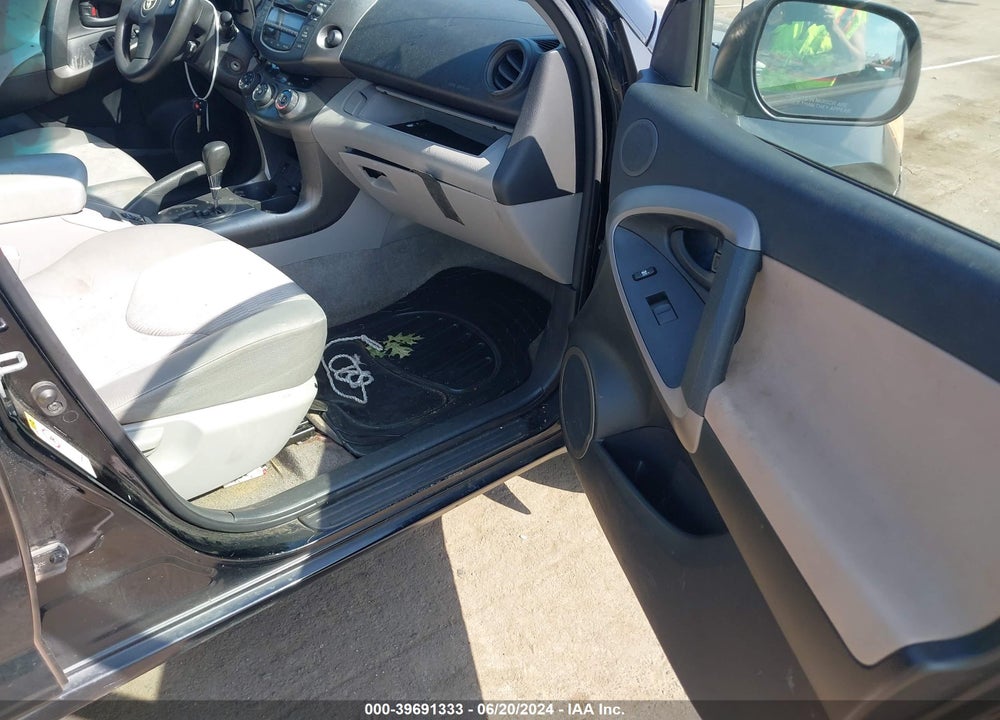 2011 TOYOTA RAV4 VIN: JTMZF4DV2BD030891