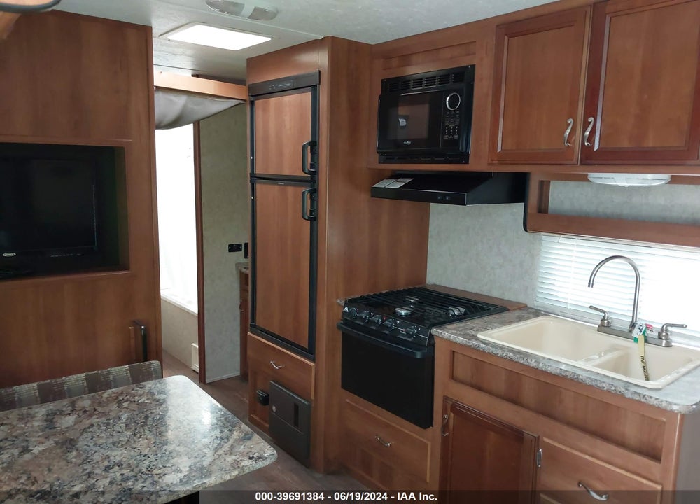 2016 AVENGER TRAVEL TRAILER VIN: 5ZT2AVRB0GB909151