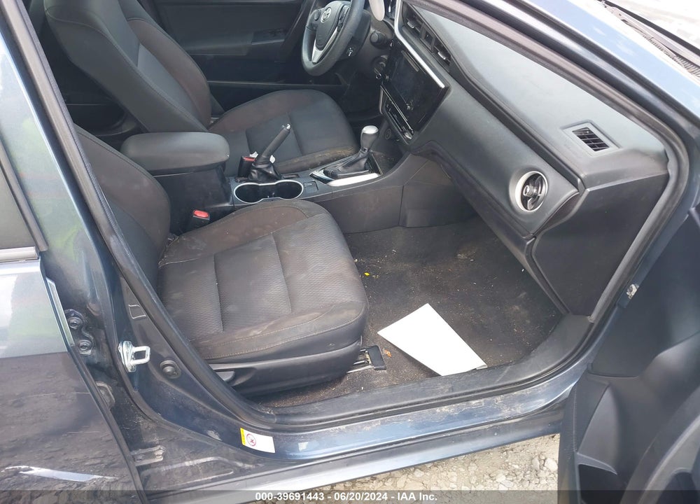 2019 TOYOTA COROLLA LE VIN: 2T1BURHE4KC170159