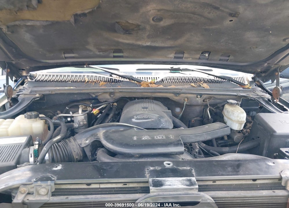 2004 CHEVROLET TAHOE LS VIN: 1GNEK13V74J214567