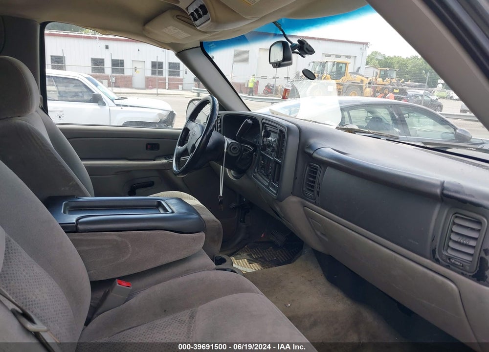 2004 CHEVROLET TAHOE LS VIN: 1GNEK13V74J214567