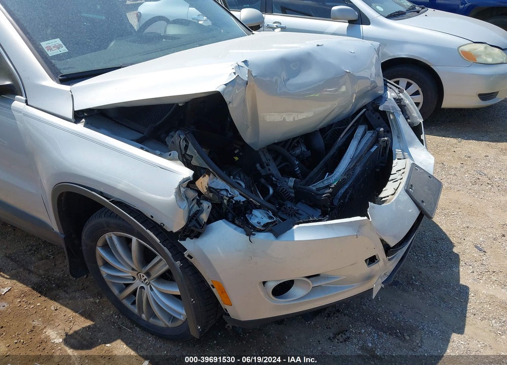 2010 VOLKSWAGEN TIGUAN SEL VIN: WVGAV7AX7AW515257