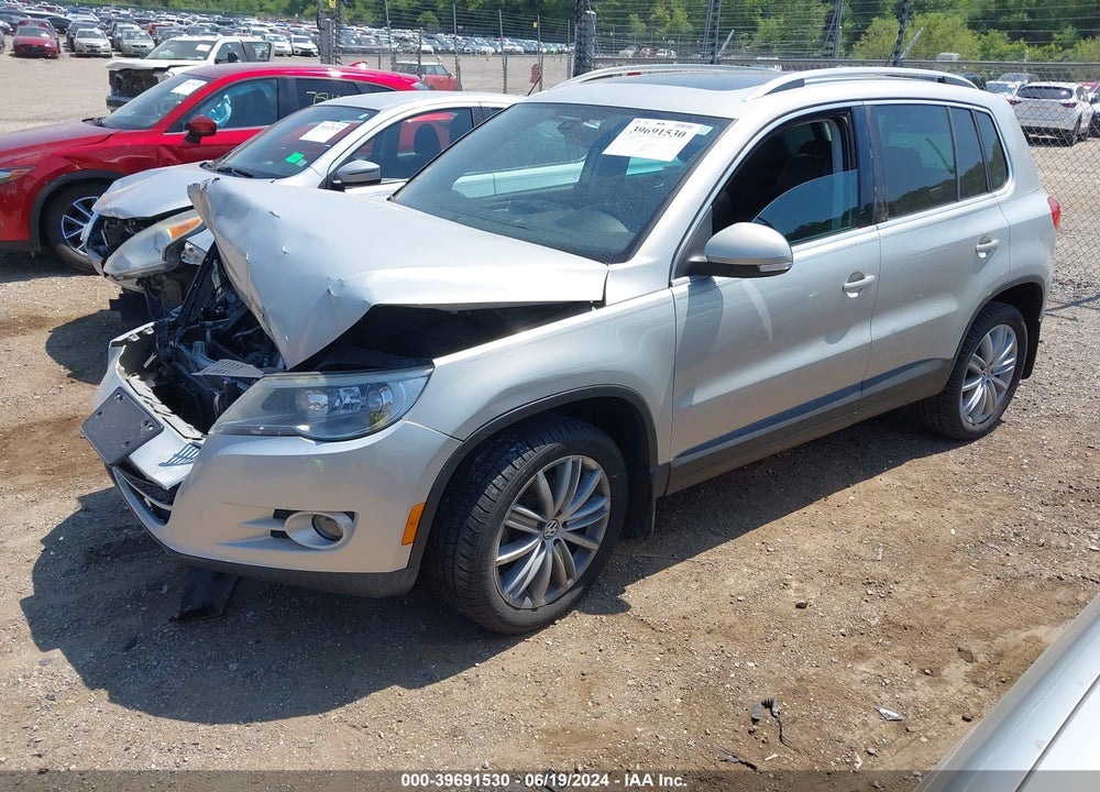 2010 VOLKSWAGEN TIGUAN SEL VIN: WVGAV7AX7AW515257