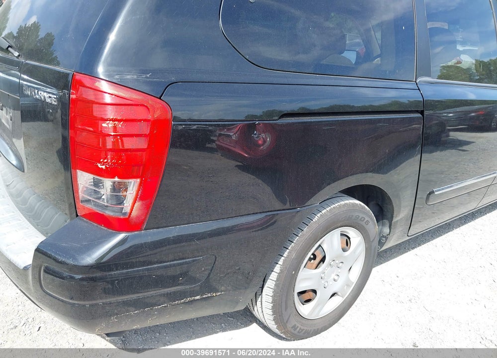 2008 HYUNDAI ENTOURAGE GLS/LIMITED VIN: KNDMC233186045645