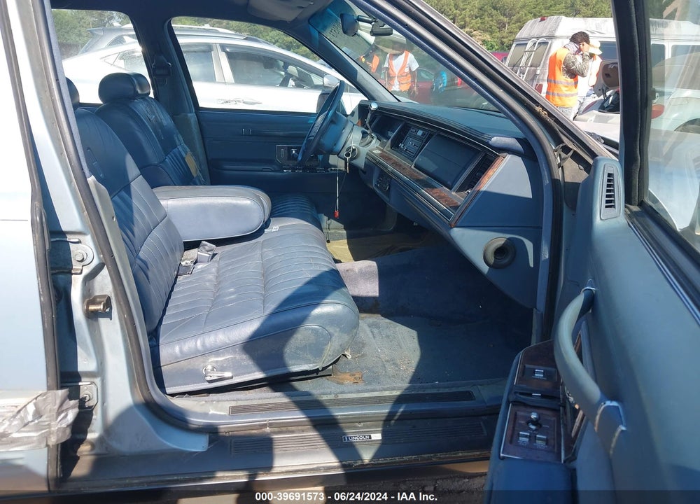 1992 LINCOLN TOWN CAR EXECUTIVE VIN: 1LNLM81W7NY686755