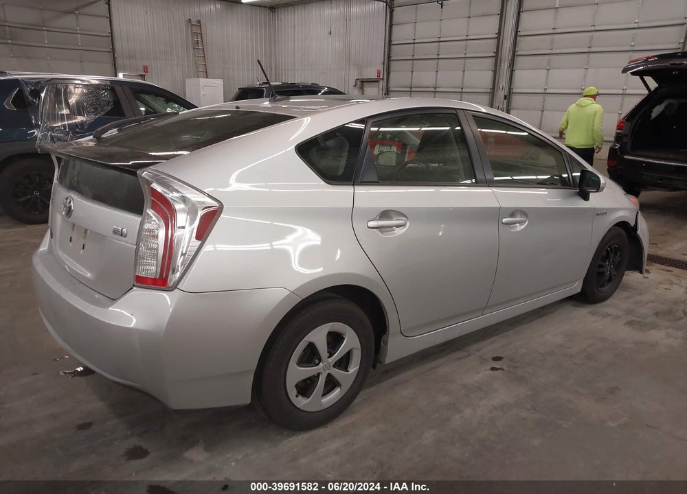 2014 TOYOTA PRIUS FOUR VIN: JTDKN3DUXE1746594