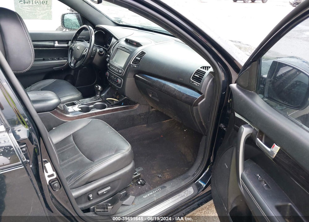 2014 KIA SORENTO LIMITED V6 VIN: 5XYKW4A75EG470391