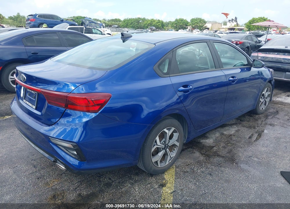 2021 KIA FORTE LXS VIN: 3KPF24AD7ME360196