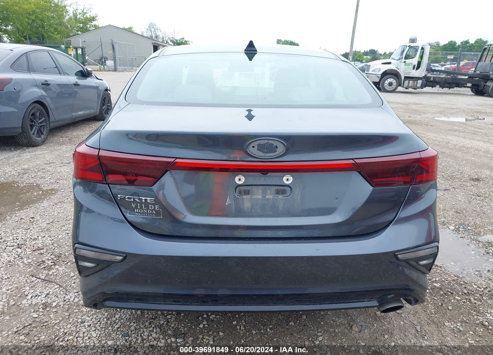 2019 KIA FORTE LXS VIN: 3KPF24AD1KE005845