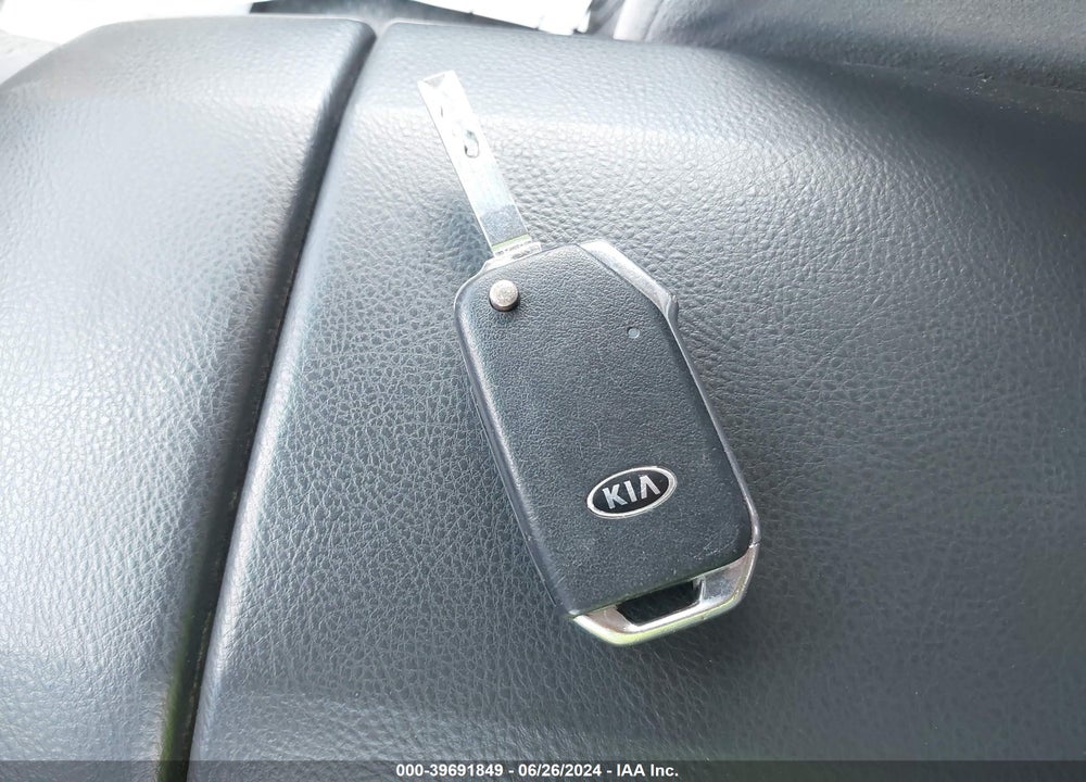 2019 KIA FORTE LXS VIN: 3KPF24AD1KE005845