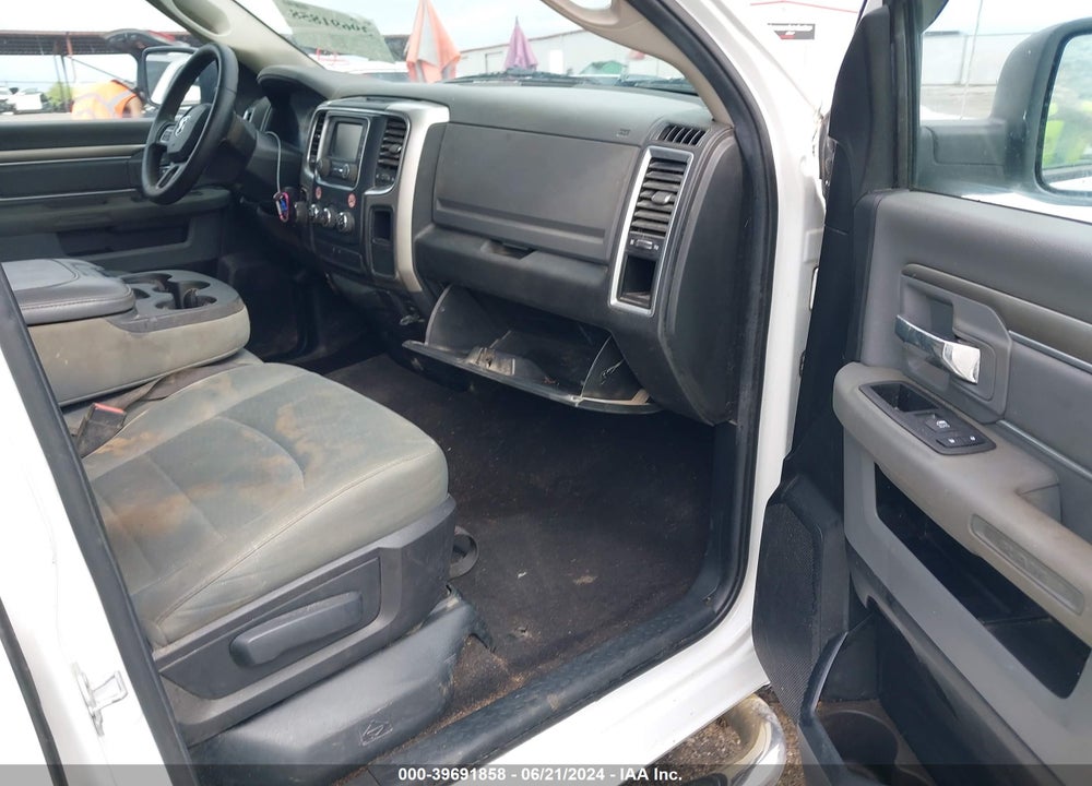 2016 RAM 1500 SLT VIN: 1C6RR6GG3GS299492