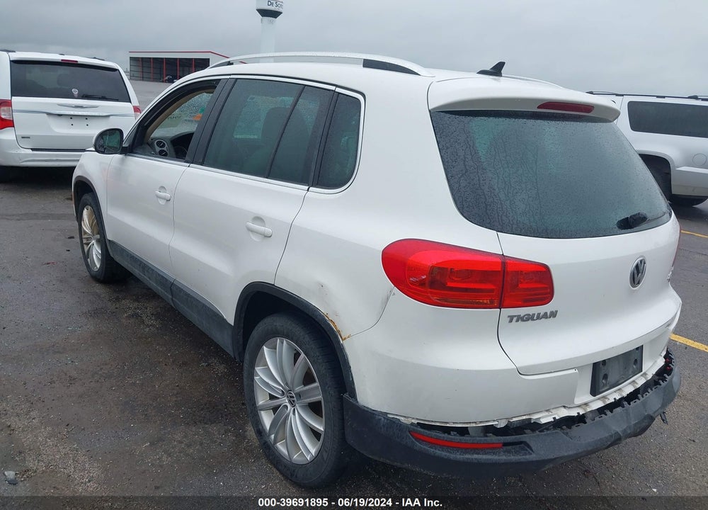2012 VOLKSWAGEN TIGUAN SE VIN: WVGBV7AX7CW585350