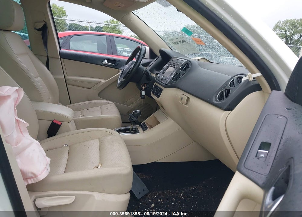 2012 VOLKSWAGEN TIGUAN SE VIN: WVGBV7AX7CW585350