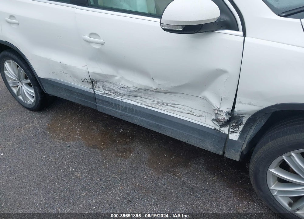 2012 VOLKSWAGEN TIGUAN SE VIN: WVGBV7AX7CW585350