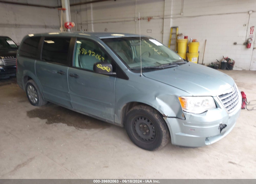 2008 CHRYSLER TOWN & COUNTRY LX VIN: 2A8HR44H98R820779