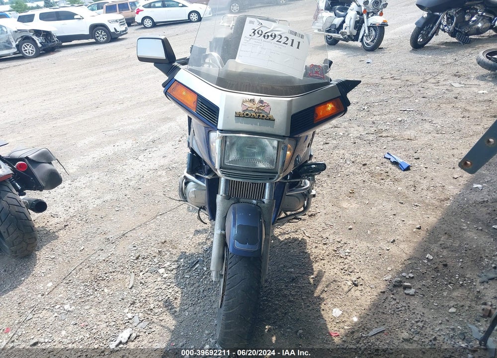 1986 HONDA GL1200 A VIN: 1HFSC142XGA205224