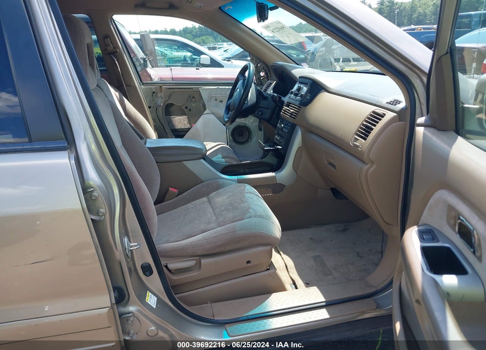 2005 HONDA PILOT VIN: 2HKYF184X5H562982