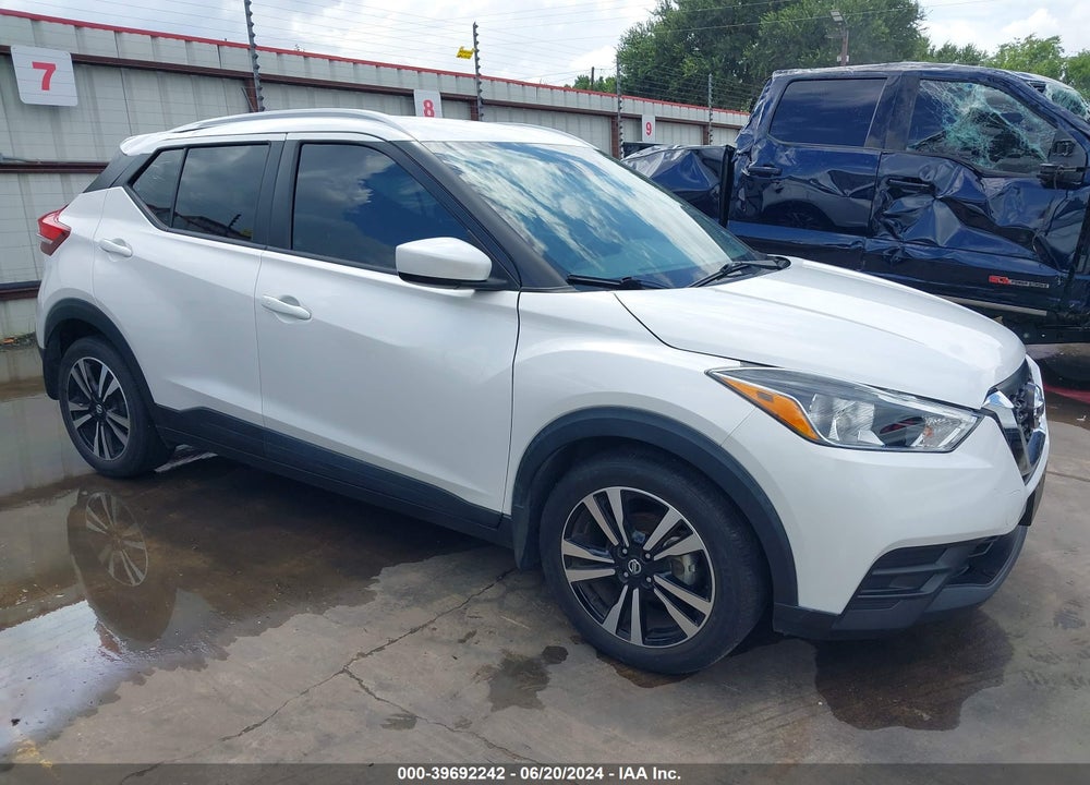 2018 NISSAN KICKS SV VIN: 3N1CP5CU7JL531840