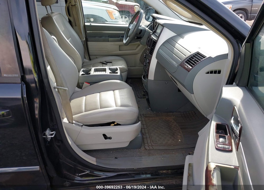 2008 DODGE GRAND CARAVAN SXT VIN: 2D8HN54X08R822583
