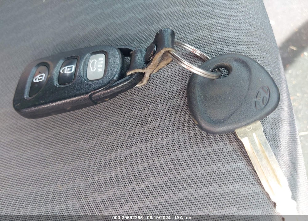 2015 HYUNDAI ELANTRA SE VIN: 5NPDH4AE8FH594795