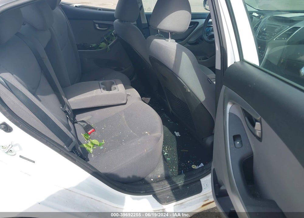 2015 HYUNDAI ELANTRA SE VIN: 5NPDH4AE8FH594795
