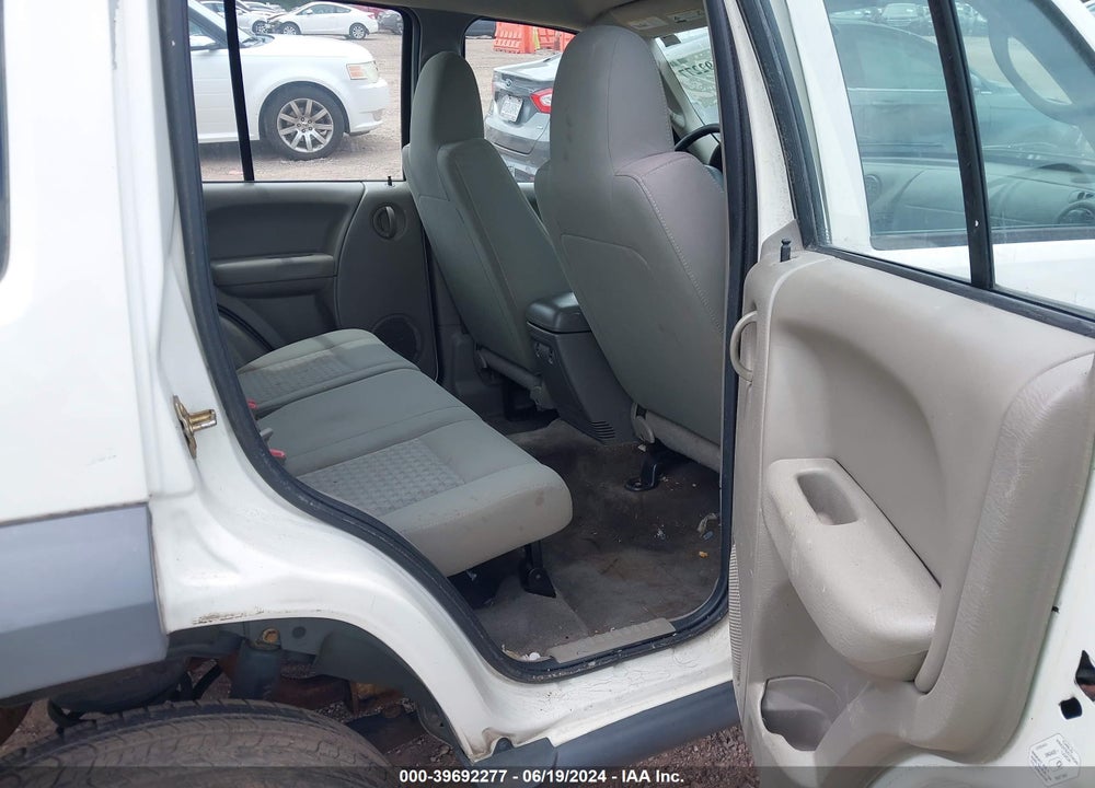 2006 JEEP LIBERTY VIN: 1J4GK48K86W122840