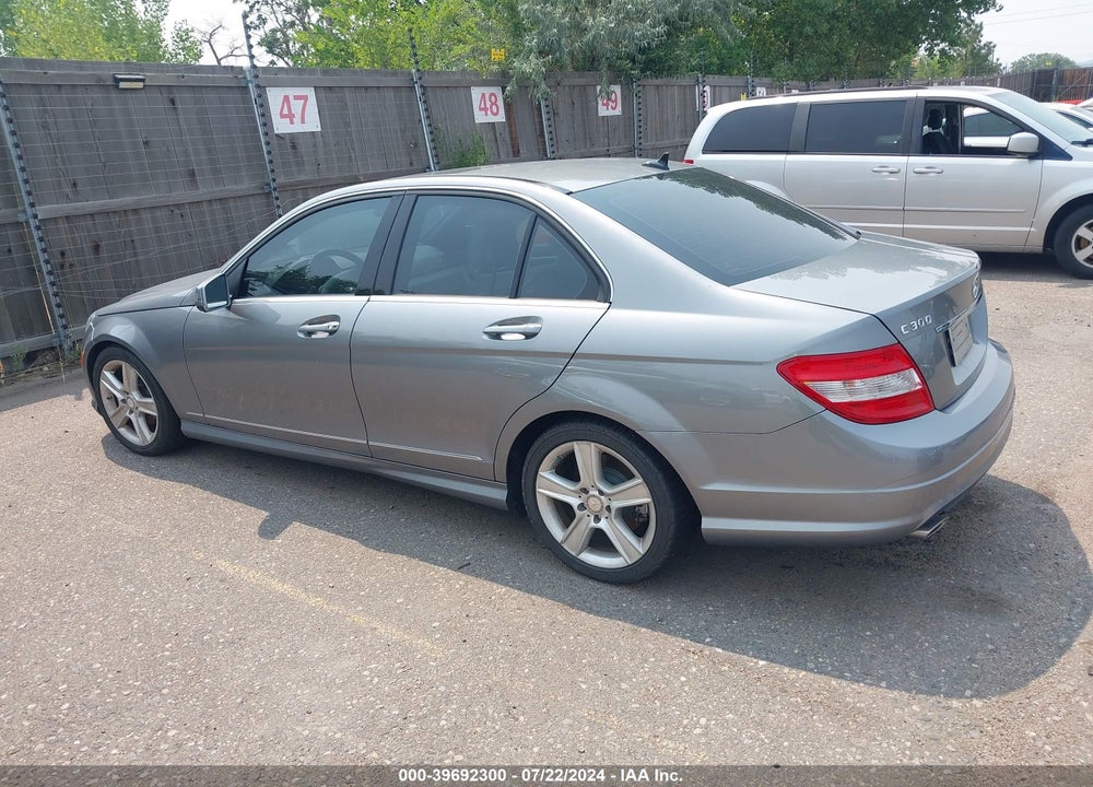 2010 MERCEDES-BENZ C 300 LUXURY/SPORT VIN: WDDGF5EB7AR108834