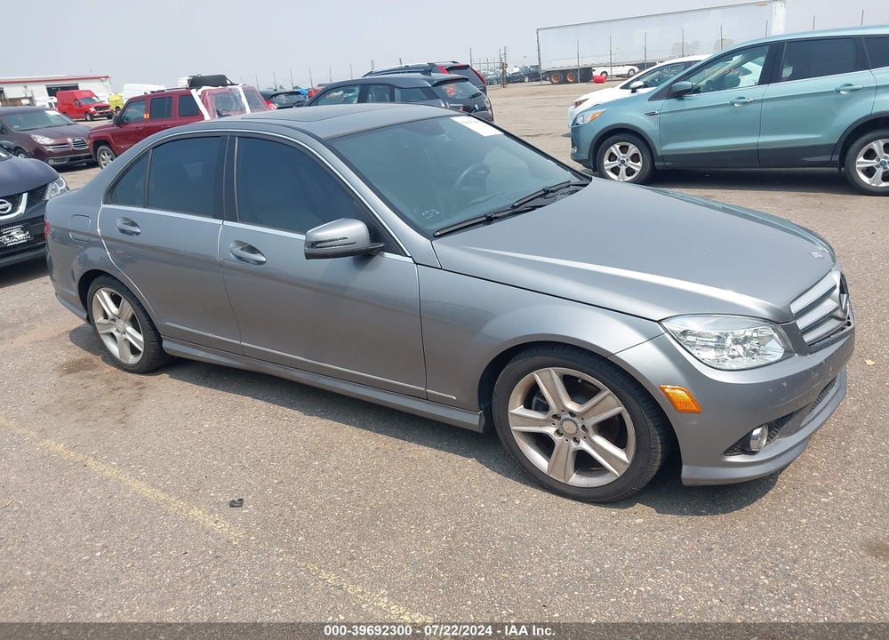 2010 MERCEDES-BENZ C 300 LUXURY/SPORT VIN: WDDGF5EB7AR108834