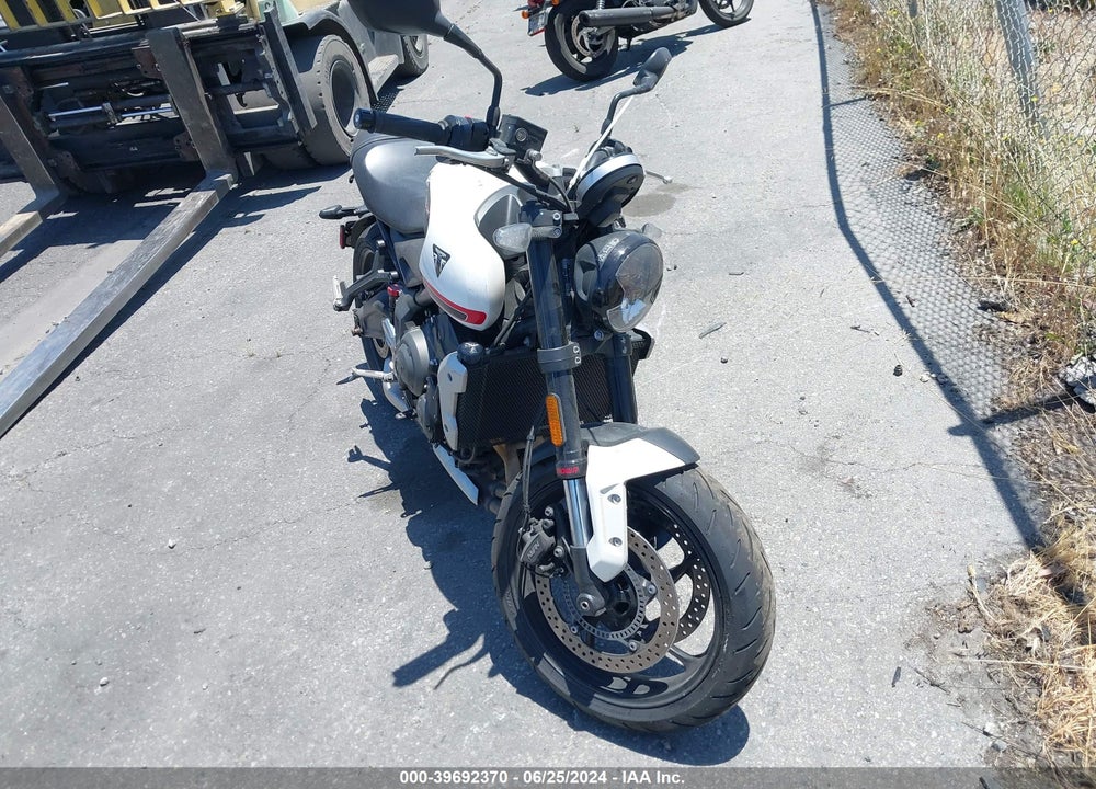 2022 TRIUMPH MOTORCYCLE TRIDENT 660 VIN: SMTL10UL7NTAZ6024