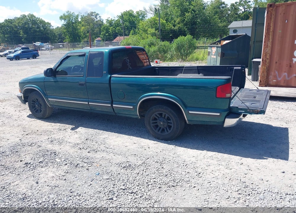 1998 CHEVROLET S-10 LS FLEETSIDE VIN: 1GCCS1941W8220101