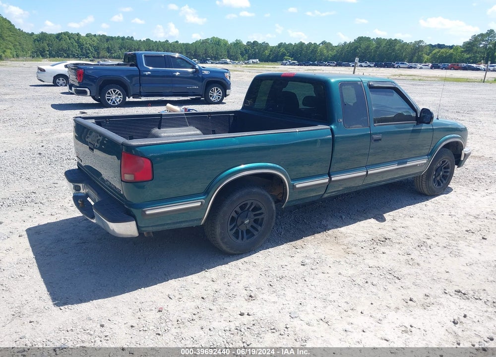 1998 CHEVROLET S-10 LS FLEETSIDE VIN: 1GCCS1941W8220101