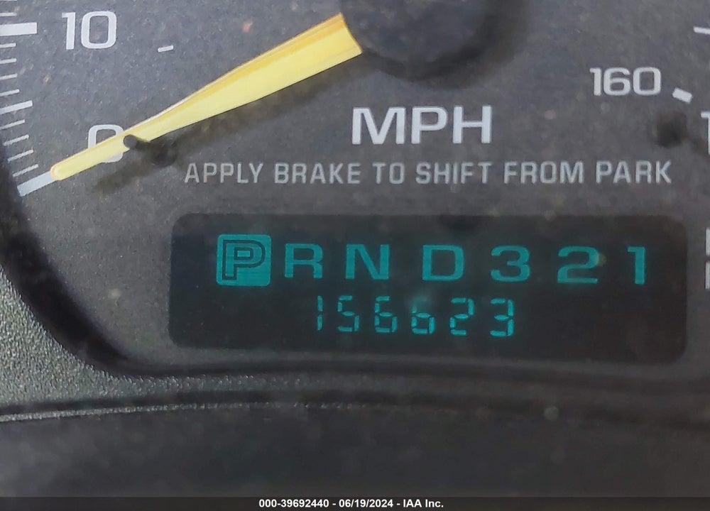 1998 CHEVROLET S-10 LS FLEETSIDE VIN: 1GCCS1941W8220101